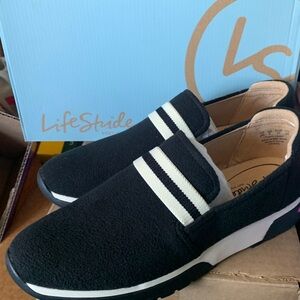 New LifeStride Haddie Black Teddy Slip-On Flats, size 9M